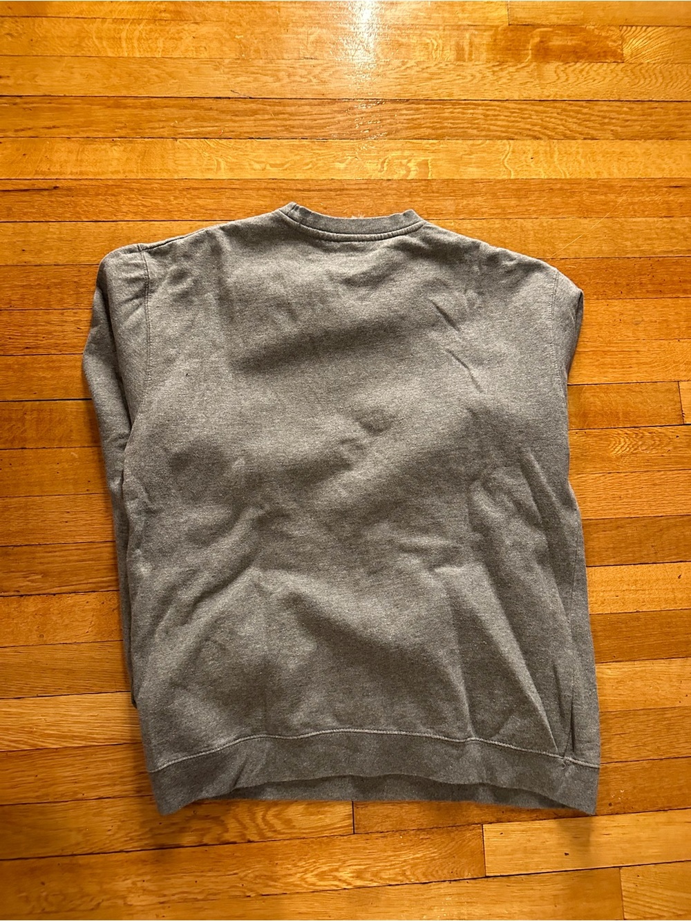 Weezer 2017 UK Men's Dark Gray Pullover Sweatshirt size L official merch 22x29 - Picture 3 of 4